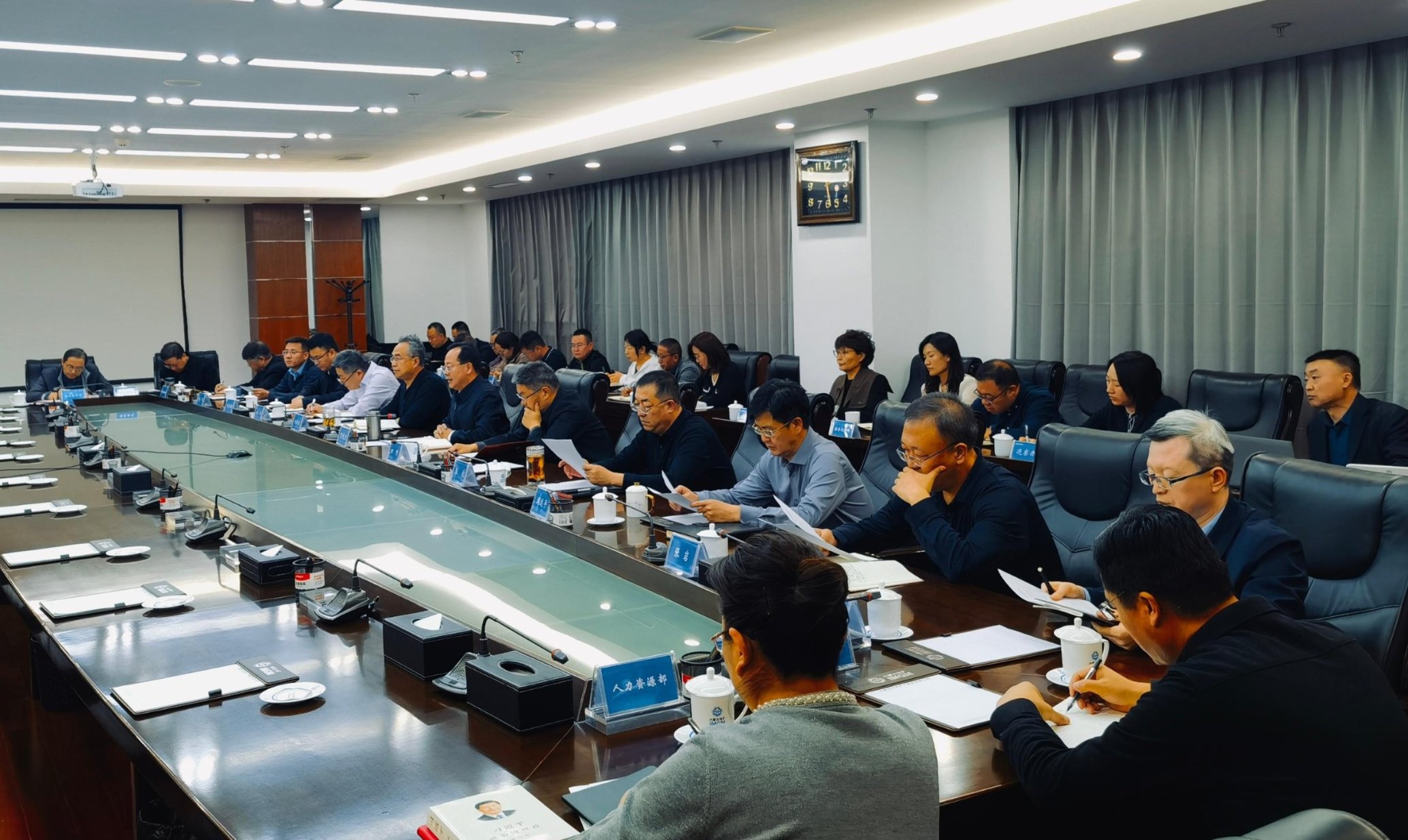 1772414549457080963.jpg auto